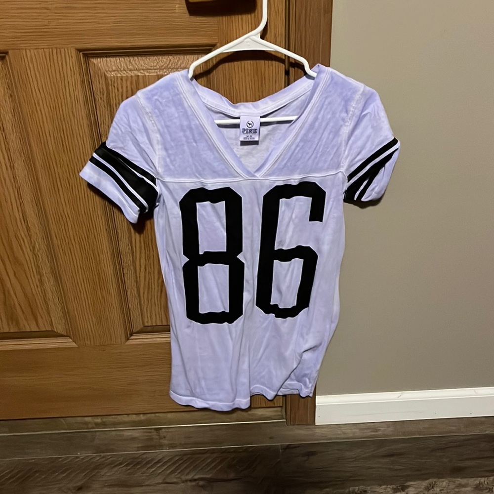 Victoria’s Secret Pink tee! Size medium. Great condition!